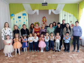 Осенний утренник в средней группе Осенний утренник в средней группе.