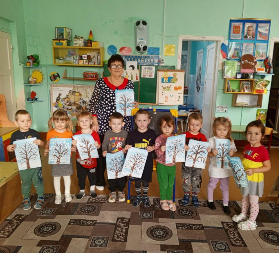 Рисование младшей группе. Рисование младшей группе.