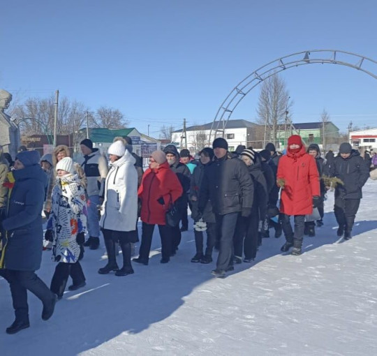 Церемония возложения цветов к обелиску Славы Церемония возложения цветов к обелиску Славы.
