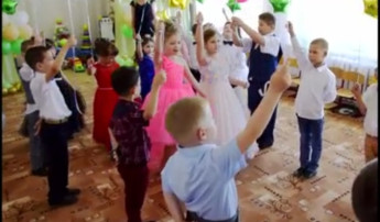 Выпускной бал в подготовительной группе. Выпускной бал в подготовительной группе.